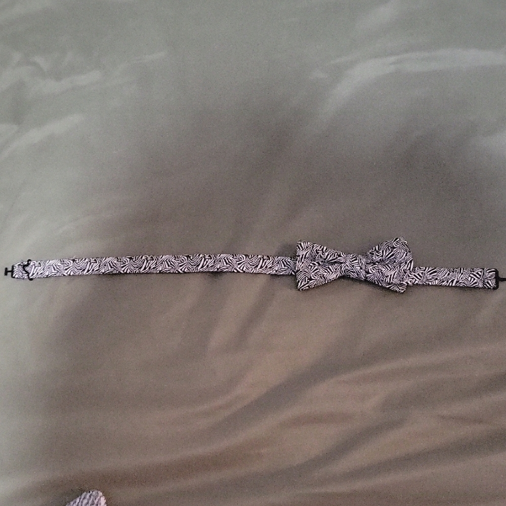 Elegant Black and White Zebra Print Bow Tie